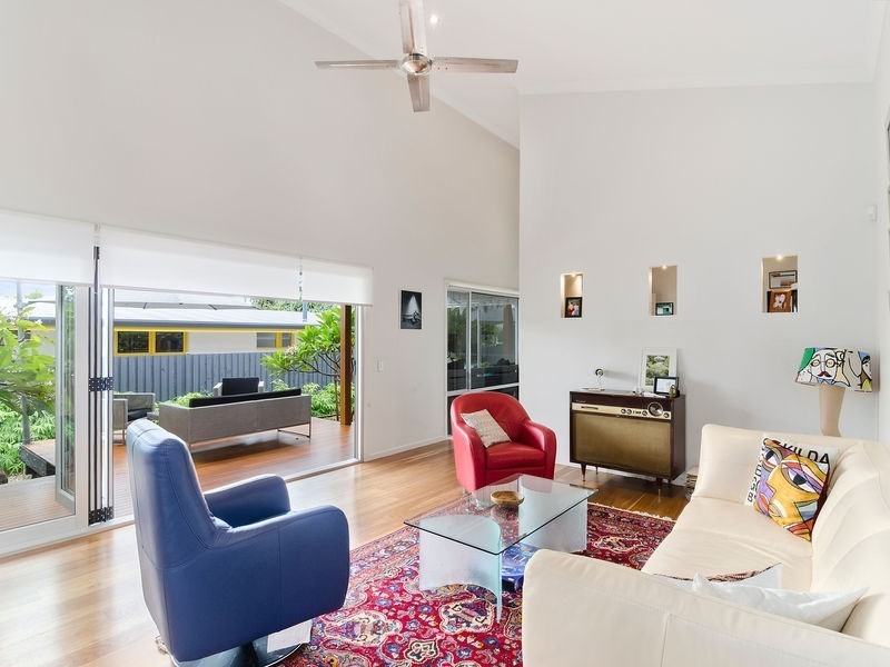 30 Townson Avenue, Palm Beach QLD 4221