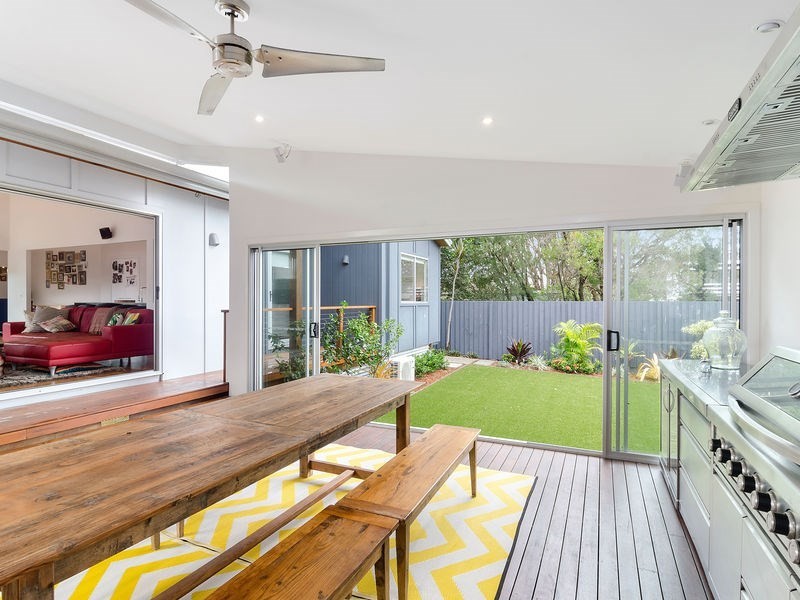 30 Townson Avenue, Palm Beach QLD 4221