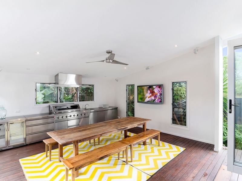 30 Townson Avenue, Palm Beach QLD 4221