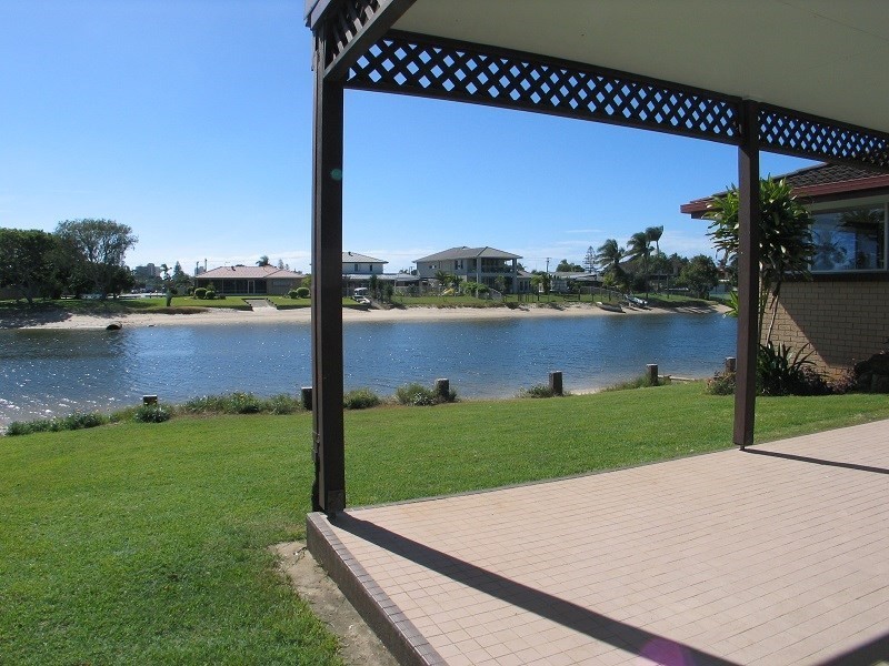 198 Mallawa Drive, Palm Beach QLD 4221