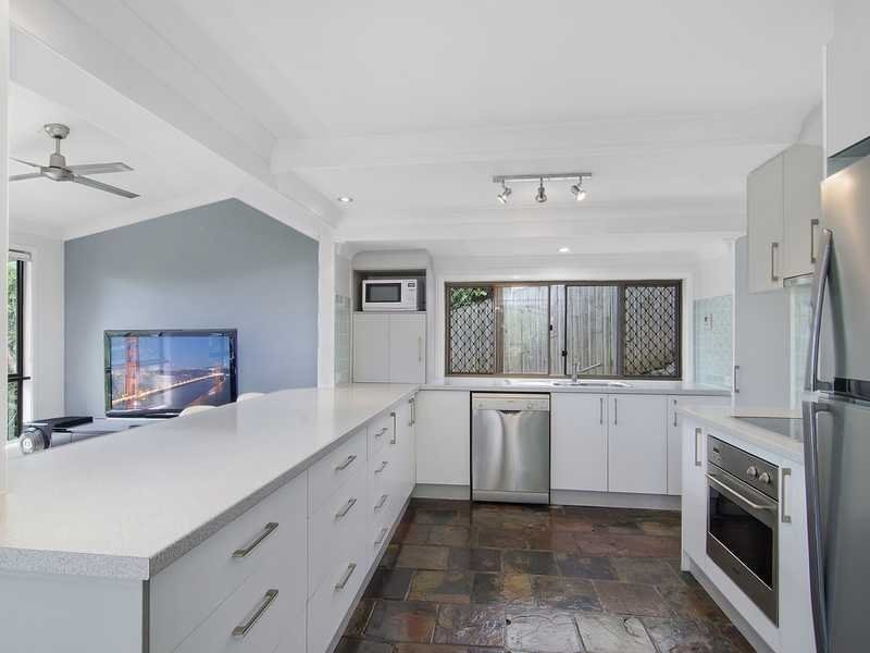 22 Hoffschildt Drive, Currumbin Waters QLD 4223