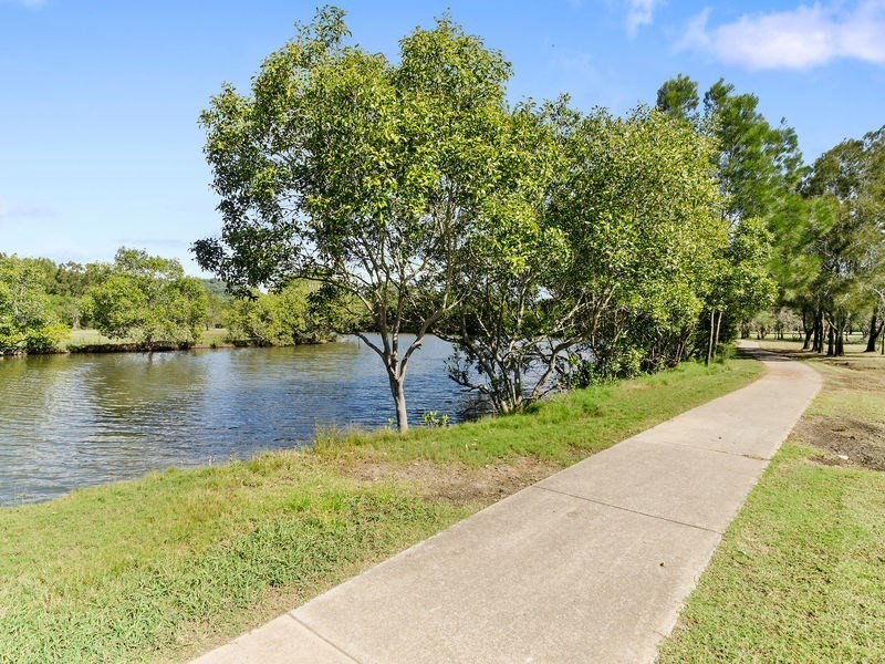 7 Northlakes Drive, Elanora QLD 4221