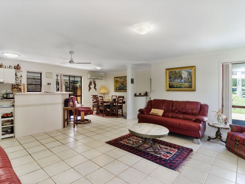 93 Saffron Street, Elanora QLD 4221