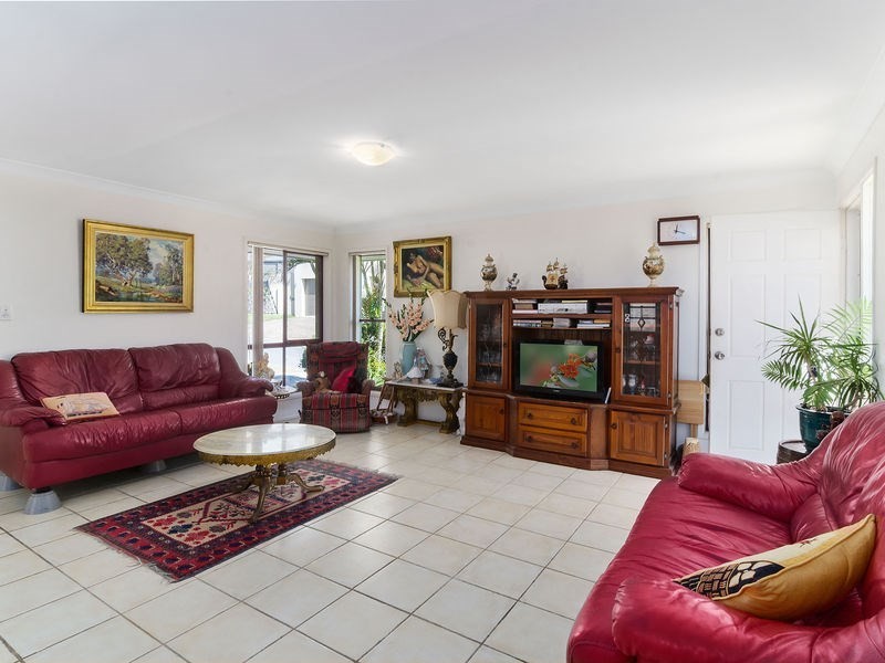 93 Saffron Street, Elanora QLD 4221