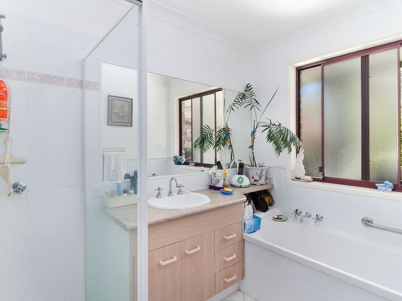 93 Saffron Street, Elanora QLD 4221