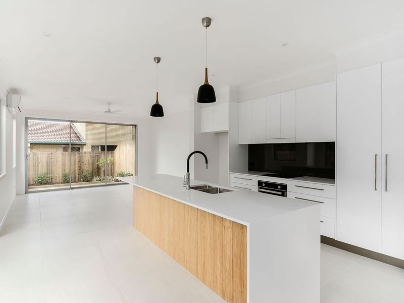 2/113 Leyte Avenue, Palm Beach QLD 4221