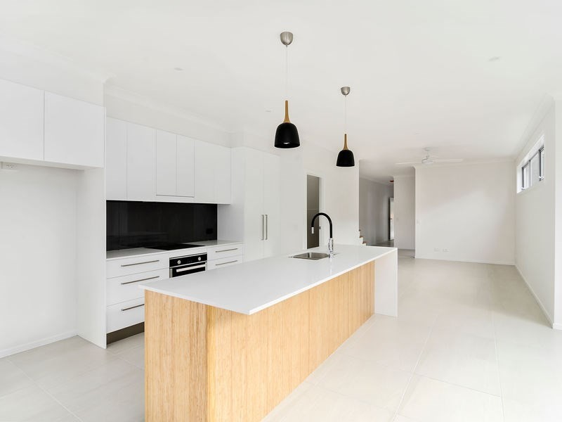 2/113 Leyte Avenue, Palm Beach QLD 4221