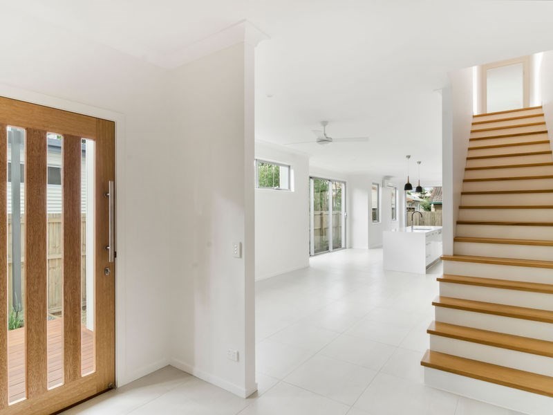 2/113 Leyte Avenue, Palm Beach QLD 4221