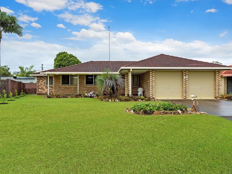 35 Colvillea Court, Palm Beach QLD 4221
