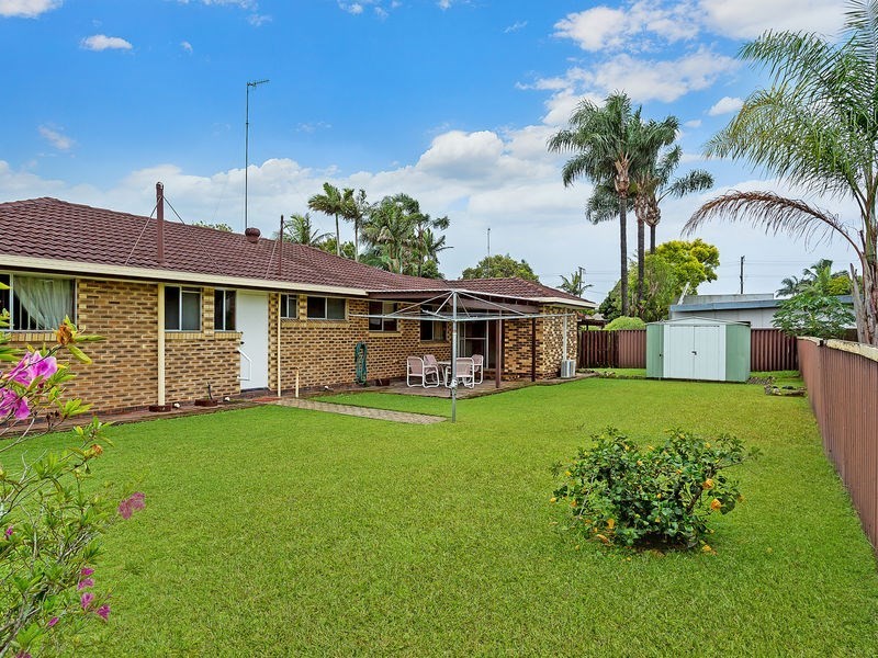 35 Colvillea Court, Palm Beach QLD 4221