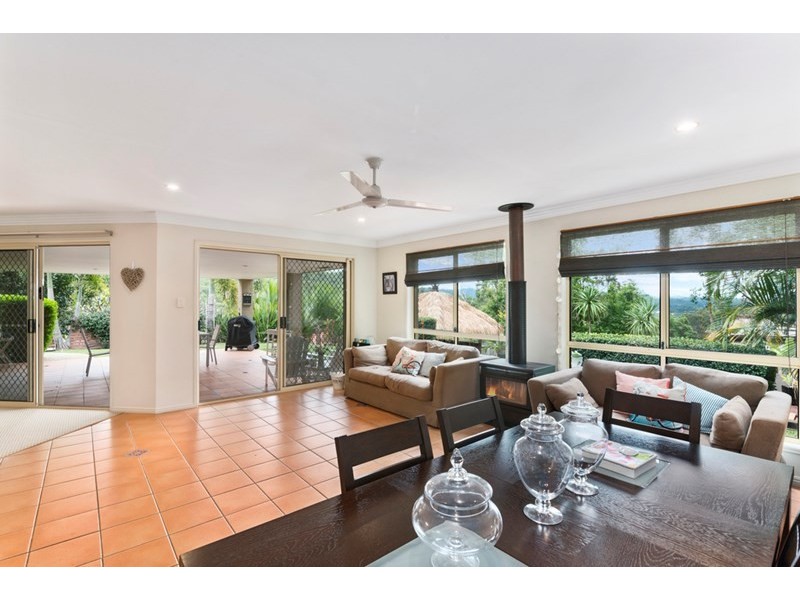 21 Forest Drive, Elanora QLD 4221