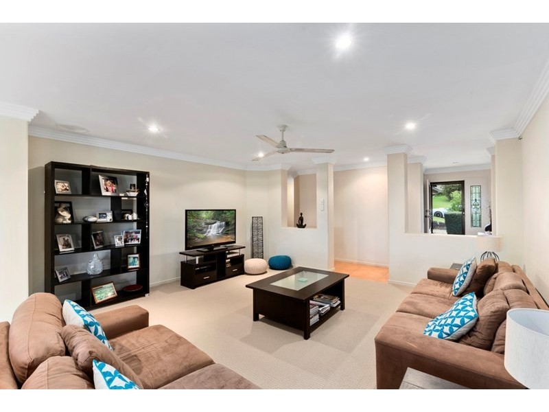 21 Forest Drive, Elanora QLD 4221
