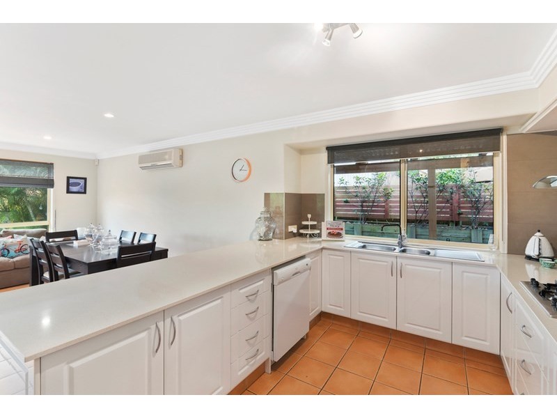 21 Forest Drive, Elanora QLD 4221