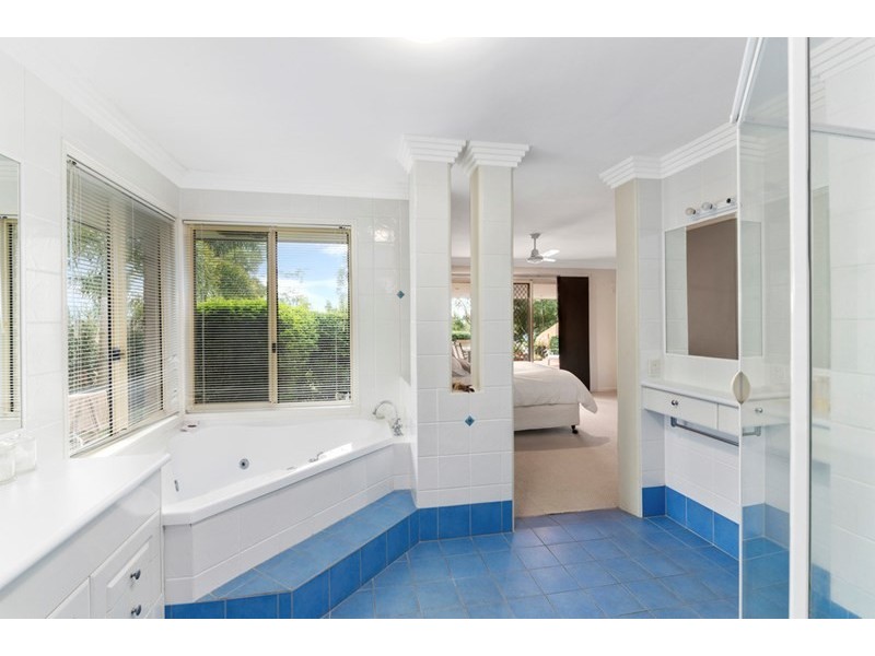 21 Forest Drive, Elanora QLD 4221