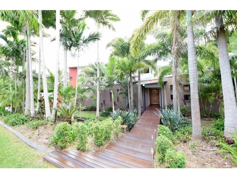 3 Buckingham Way, Elanora QLD 4221