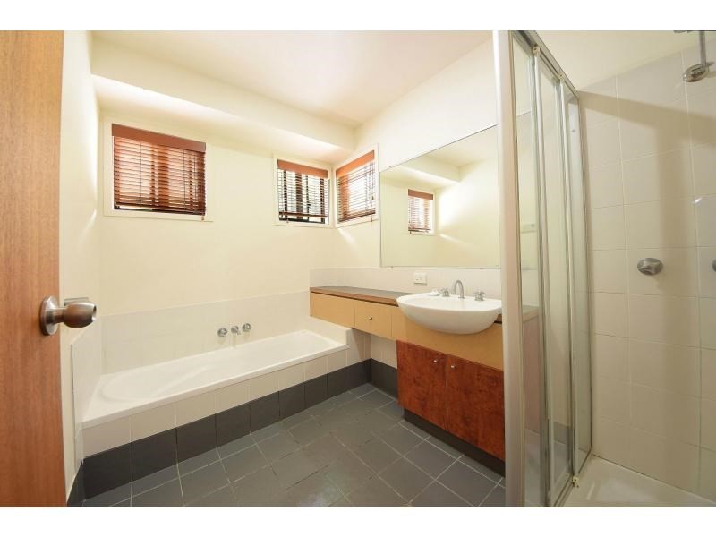 3 Buckingham Way, Elanora QLD 4221