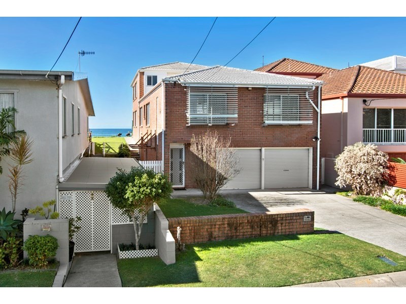 83 Jefferson Lane, Palm Beach QLD 4221