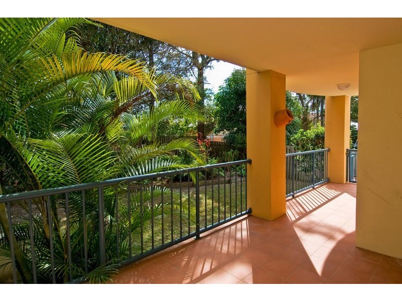 2/19 Twenty Fourth Avenue, Palm Beach QLD 4221