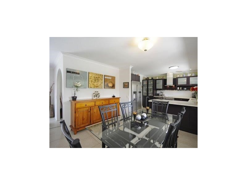 15 Walnut Street, Elanora QLD 4221