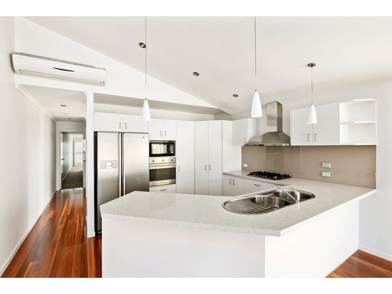 2/90 Leyte Avenue, Palm Beach QLD 4221