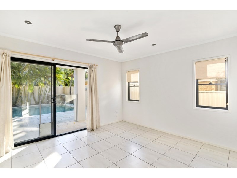 2/90 Leyte Avenue, Palm Beach QLD 4221