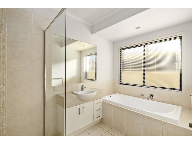 2/90 Leyte Avenue, Palm Beach QLD 4221