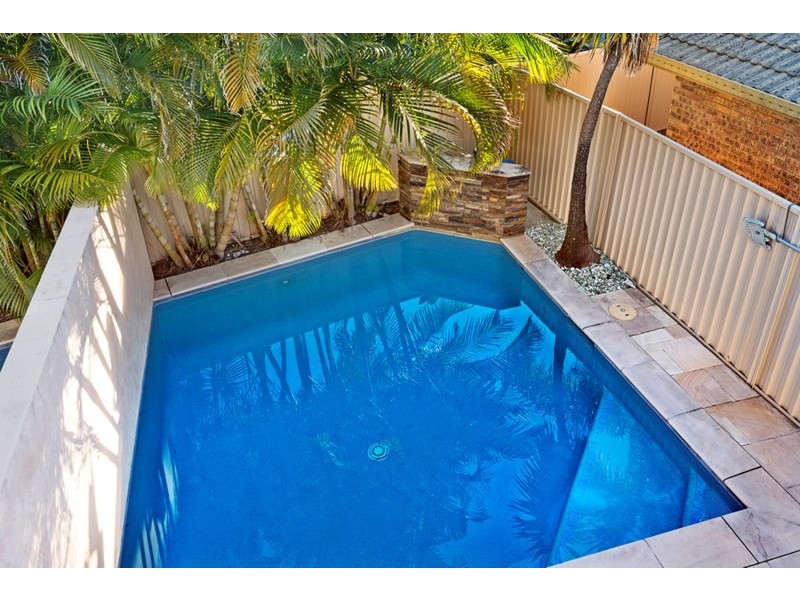 2/90 Leyte Avenue, Palm Beach QLD 4221