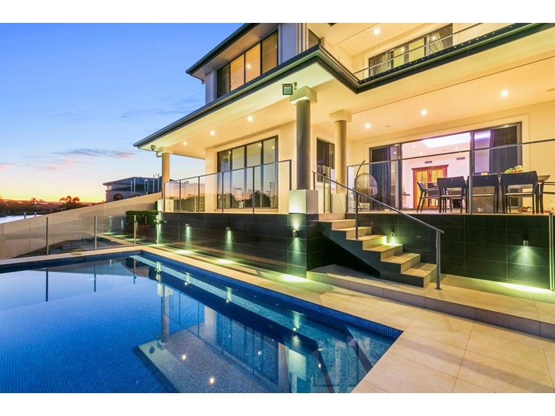 127 Sir Bruce Small Boulevarde, Benowa Waters QLD 4217