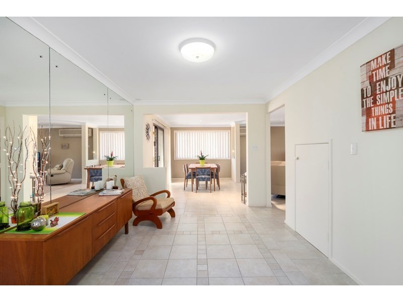 67 K P McGrath Drive, Elanora QLD 4221