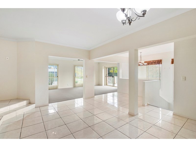 41 Sawtell Drive, Currumbin Waters QLD 4223