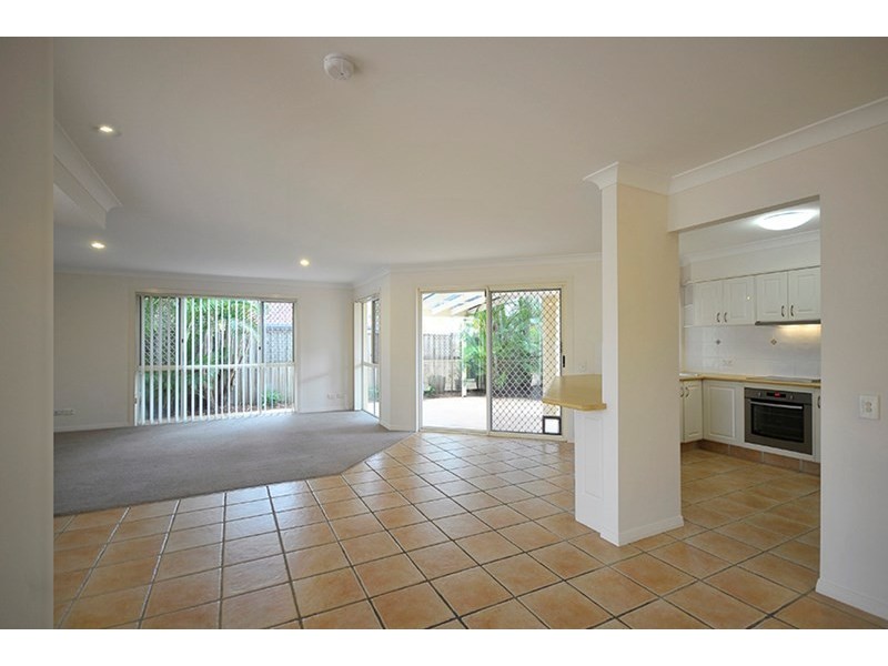 2/58 Tallebudgera Drive, Palm Beach QLD 4221