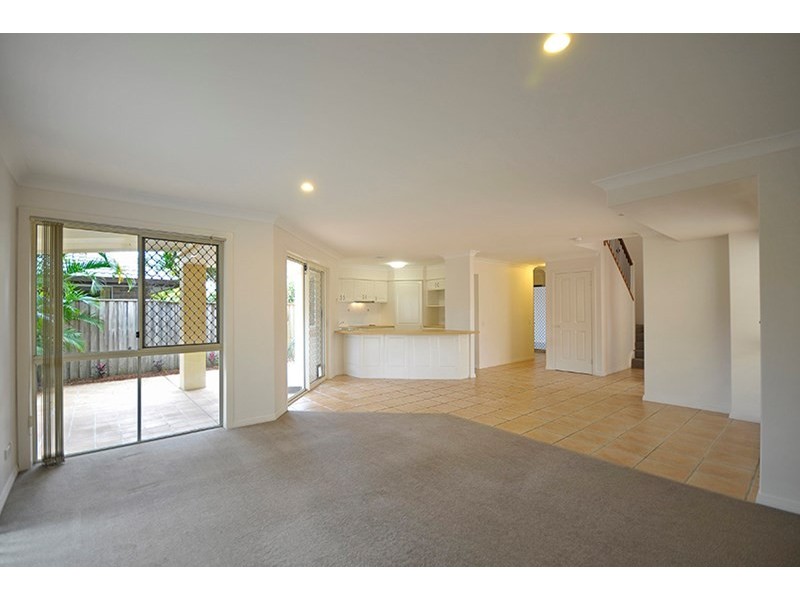 2/58 Tallebudgera Drive, Palm Beach QLD 4221