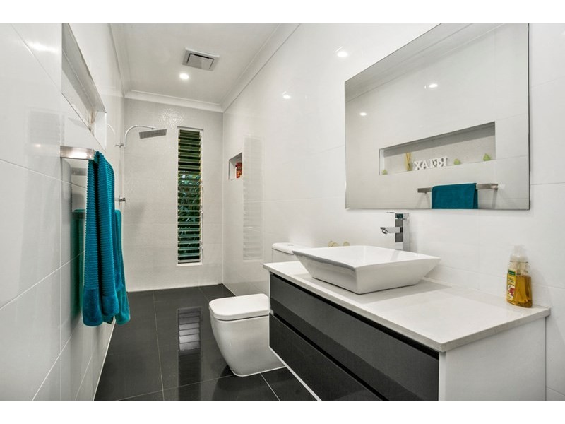 12 Larentia Street, Currumbin Waters QLD 4223