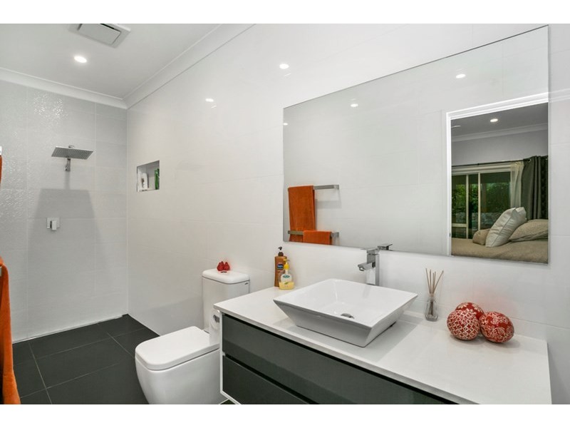 12 Larentia Street, Currumbin Waters QLD 4223