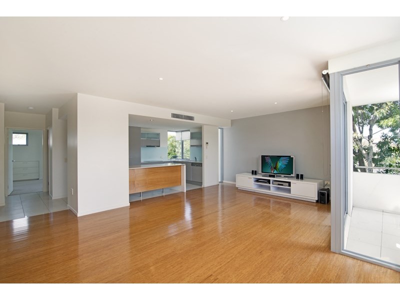 2/8 Twenty Seventh Avenue, Palm Beach QLD 4221