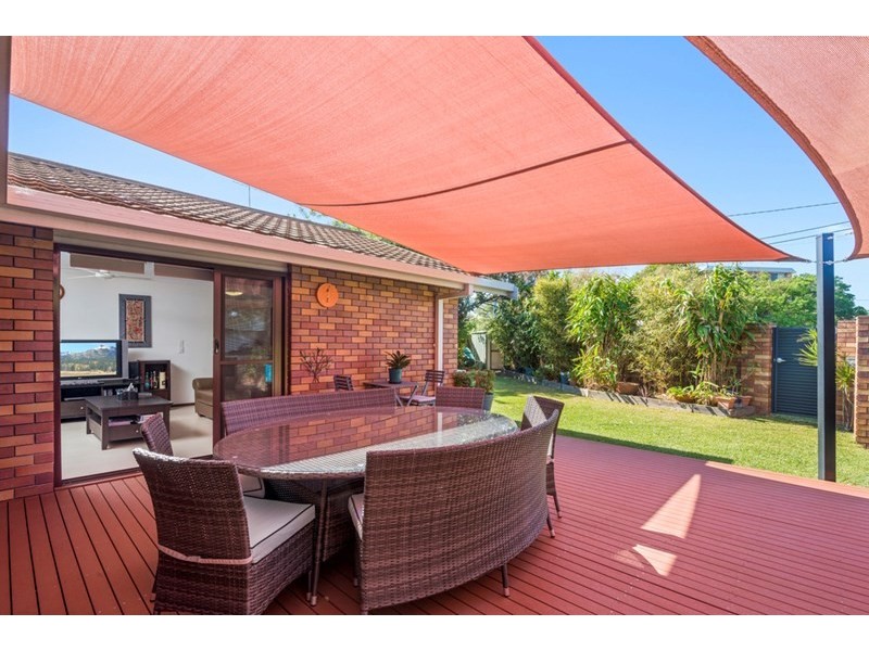 11 Mawarra Street, Palm Beach QLD 4221