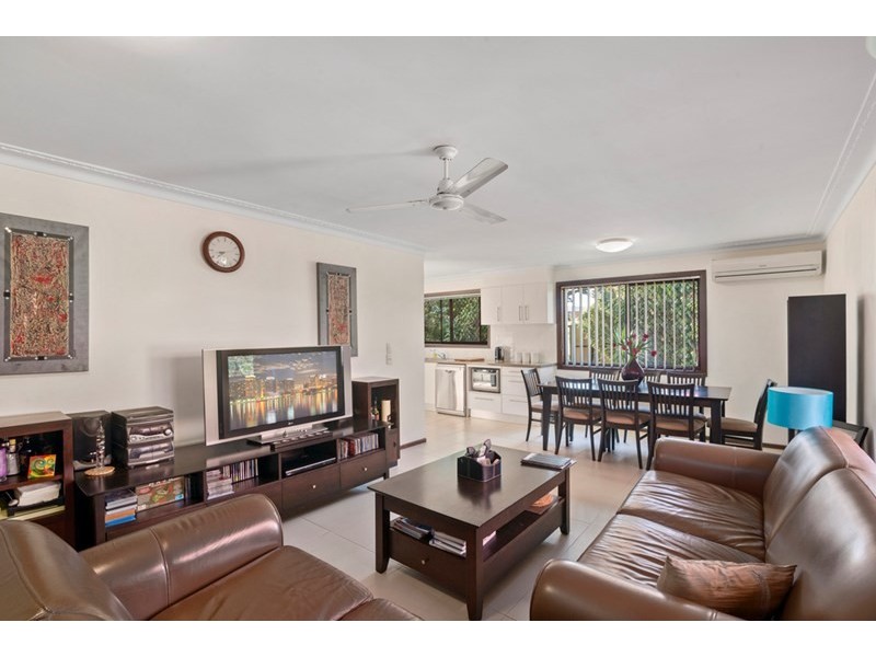 11 Mawarra Street, Palm Beach QLD 4221