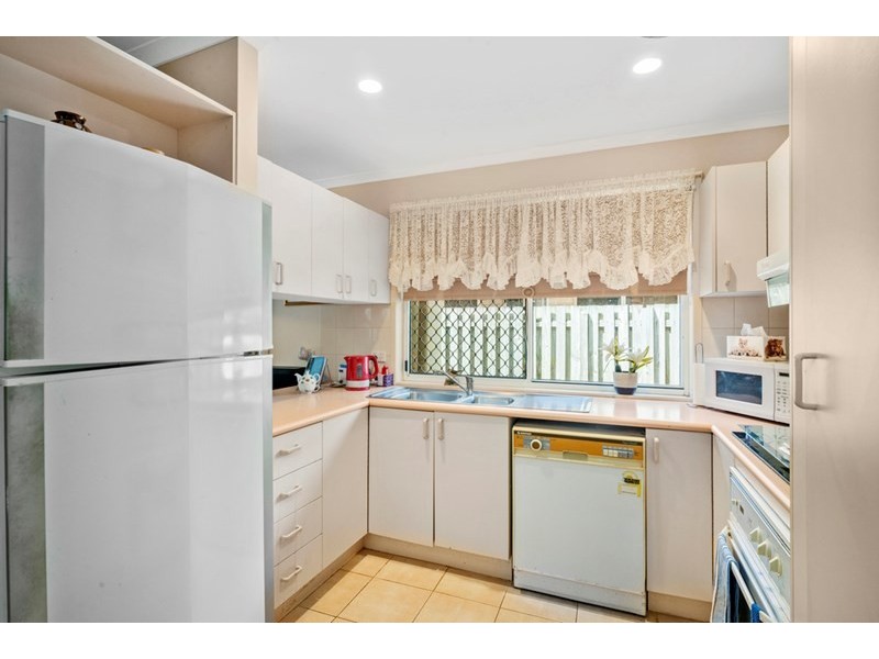 2/19 Oasis Crescent, Elanora QLD 4221