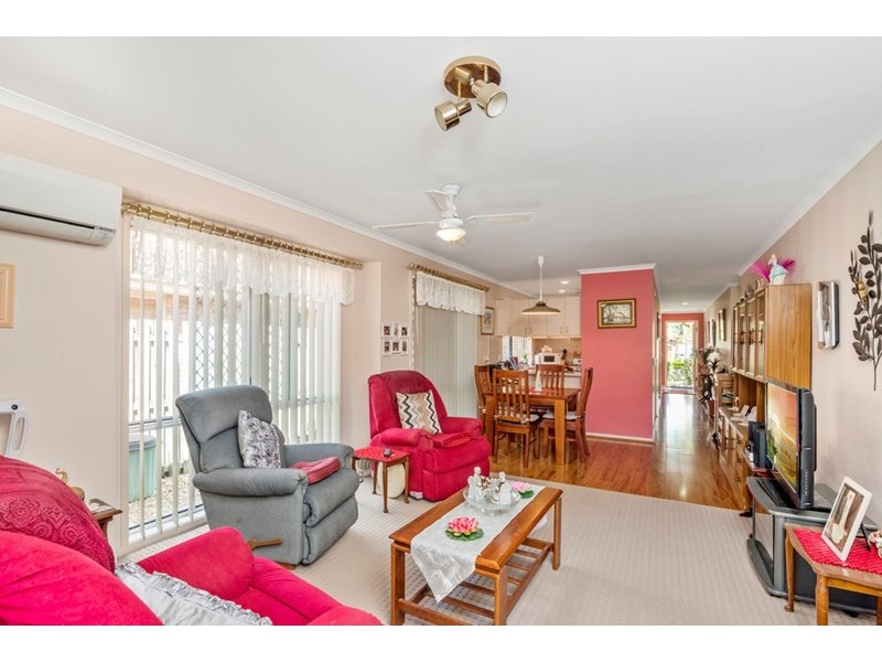 2/19 Oasis Crescent, Elanora QLD 4221