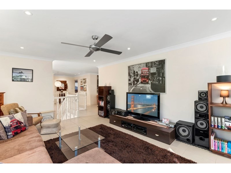 23 Kalamunda Close, Elanora QLD 4221