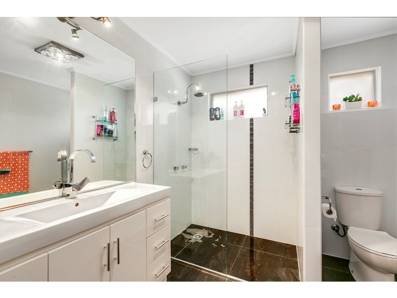 72 Tallebudgera Drive, Palm Beach QLD 4221