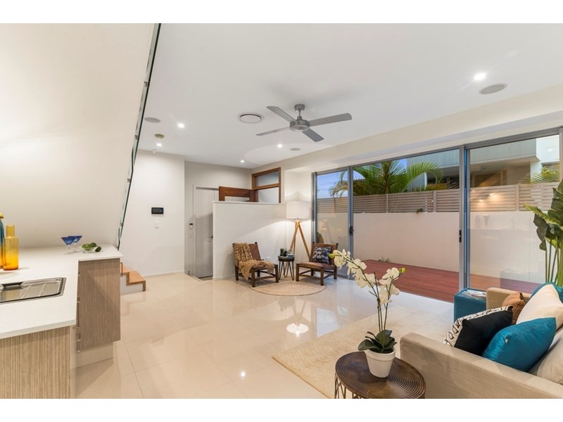 Lot 2/10 Murlong Crescent, Palm Beach QLD 4221