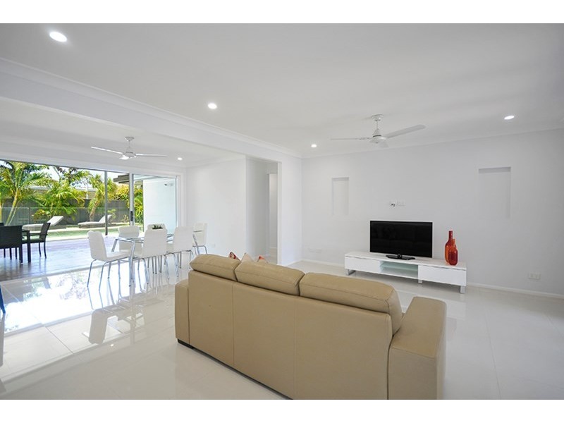 14 Satinwood Place, Palm Beach QLD 4221