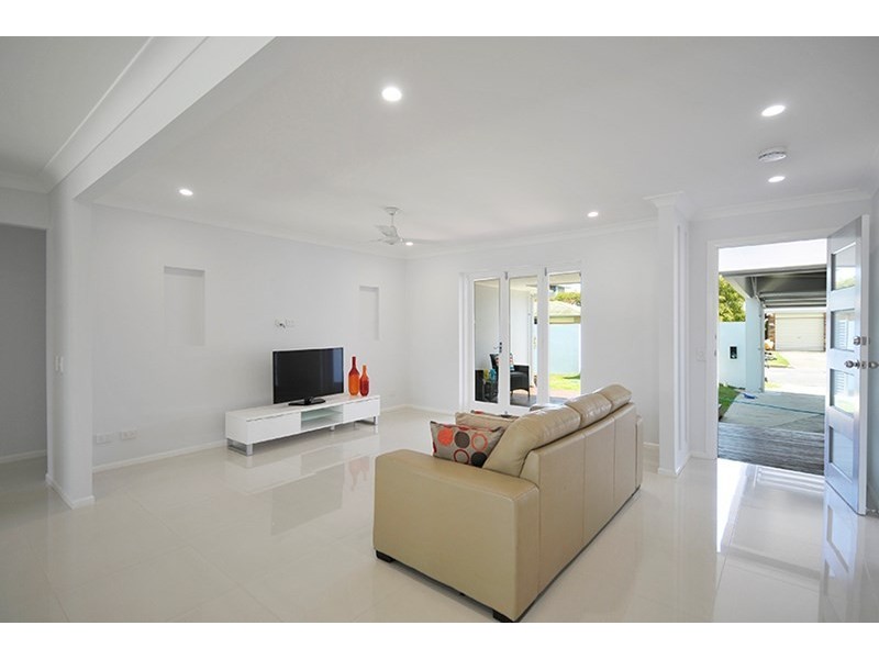 14 Satinwood Place, Palm Beach QLD 4221