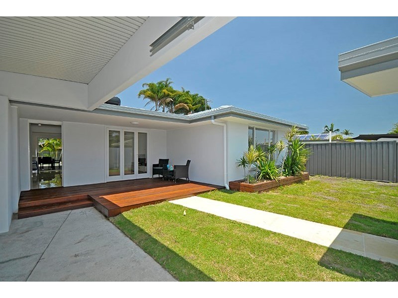 14 Satinwood Place, Palm Beach QLD 4221