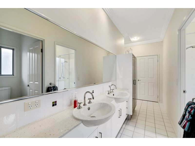 17 Royal Links Drive, Robina QLD 4226