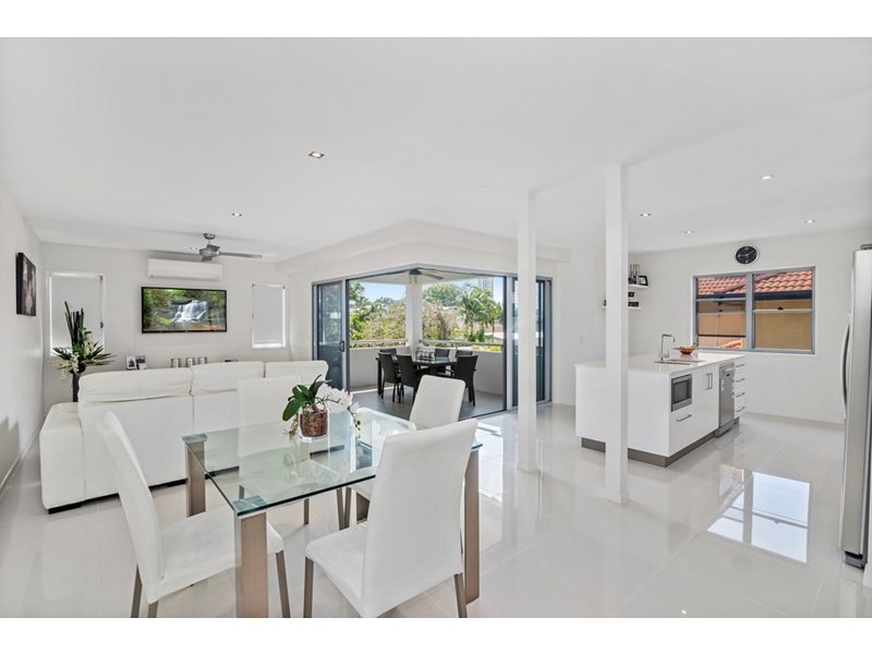 1/51 Philippine Parade, Palm Beach QLD 4221