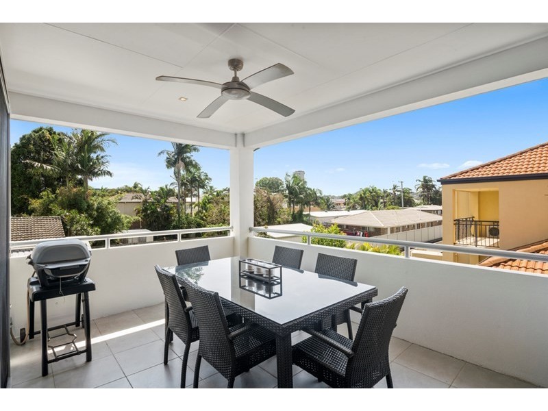 1/51 Philippine Parade, Palm Beach QLD 4221