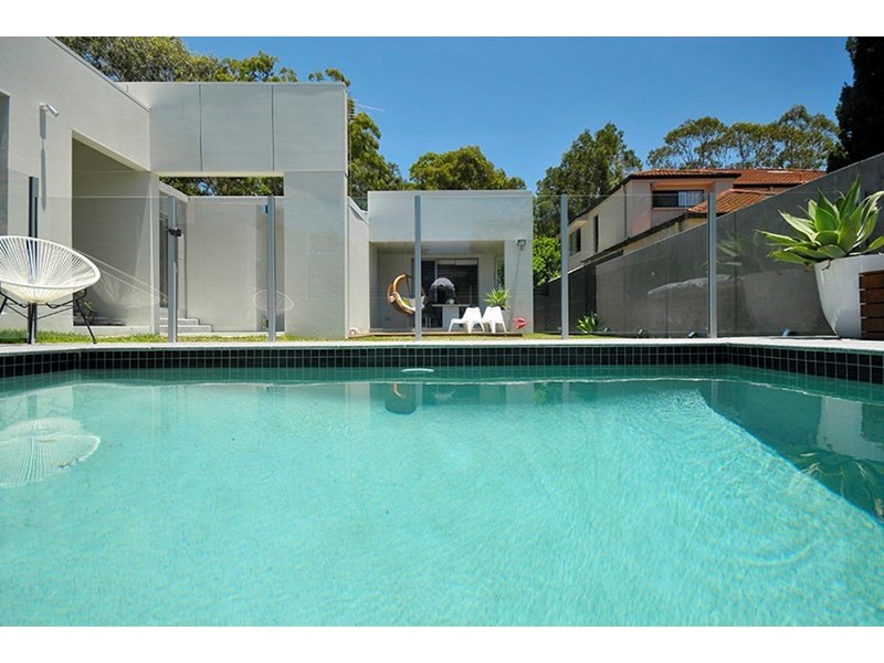 8 Cantala Avenue, Miami QLD 4220