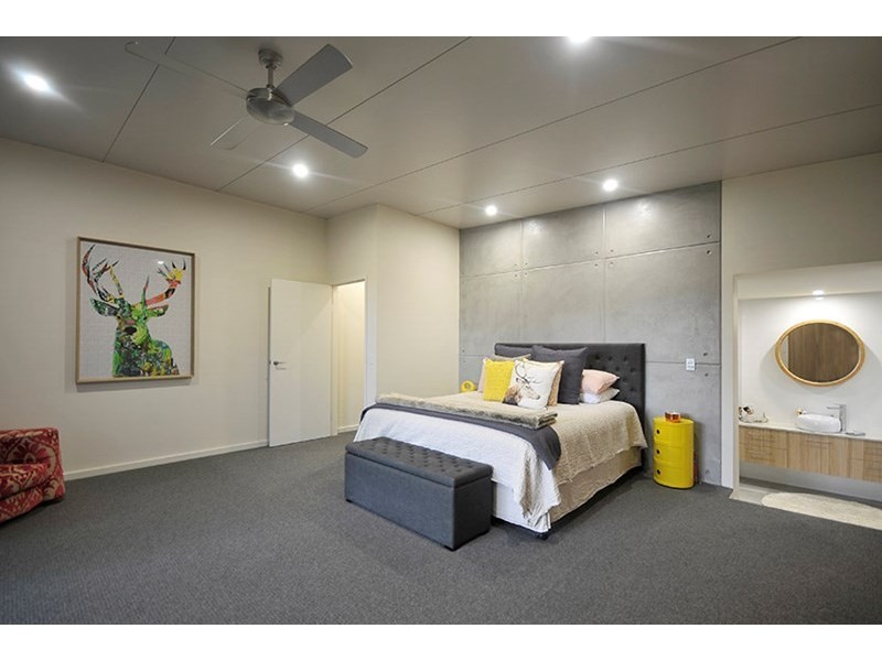 8 Cantala Avenue, Miami QLD 4220